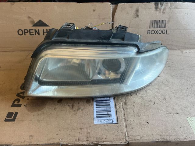 bontott AUDI A4 B5 Bal Fényszóró