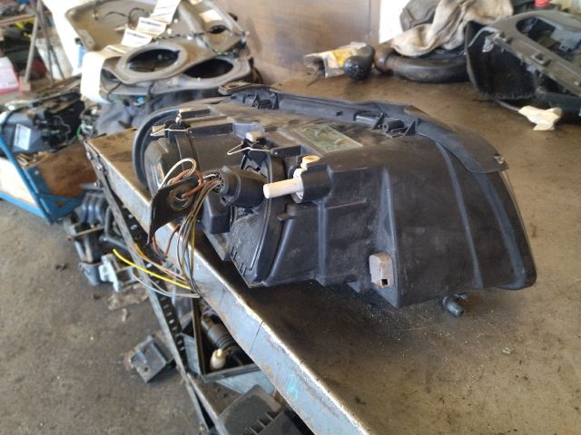 bontott AUDI A4 B5 Bal Fényszóró