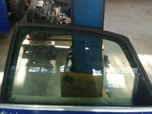 bontott AUDI A4 B5 Bal hátsó Ablak