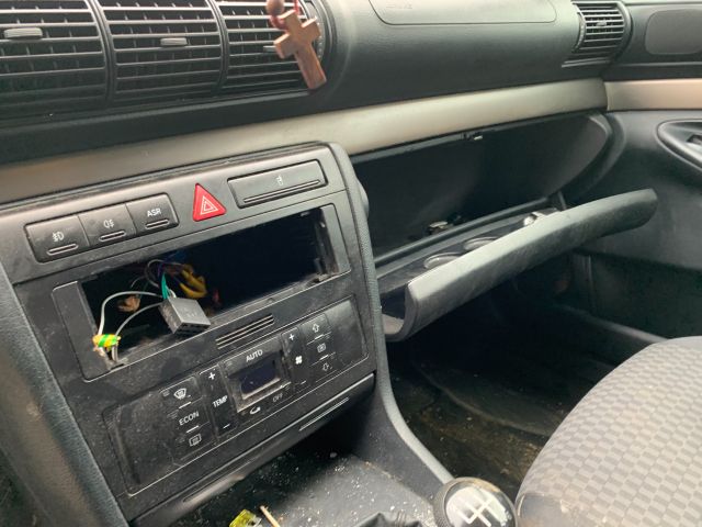 bontott AUDI A4 B5 Bal hátsó Ablak