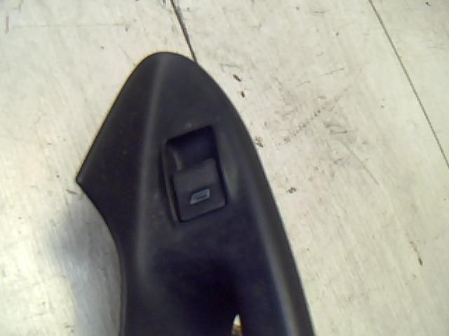 bontott AUDI A4 B5 Bal hátsó Ablakemelő Kapcsoló