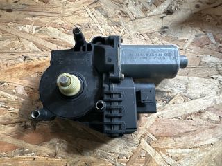 bontott AUDI A4 B5 Bal hátsó Ablakemelő Motor