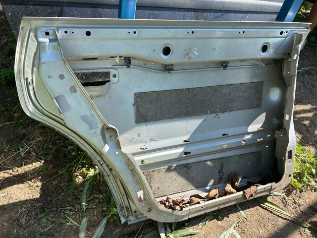 bontott AUDI A4 B5 Bal hátsó Ajtó (Üres lemez)