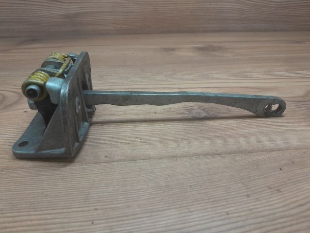 bontott AUDI A4 B5 Bal hátsó Ajtóhatároló