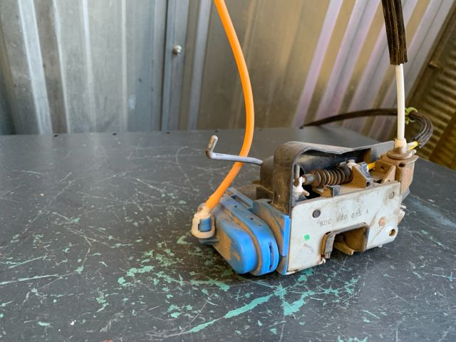 bontott AUDI A4 B5 Bal hátsó Ajtózár