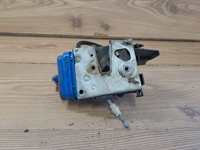 bontott AUDI A4 B5 Bal hátsó Ajtózár