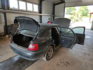 bontott AUDI A4 B5 Bal hátsó Ajtózár