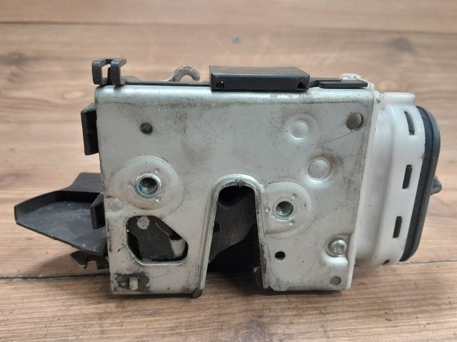 bontott AUDI A4 B5 Bal hátsó Ajtózár