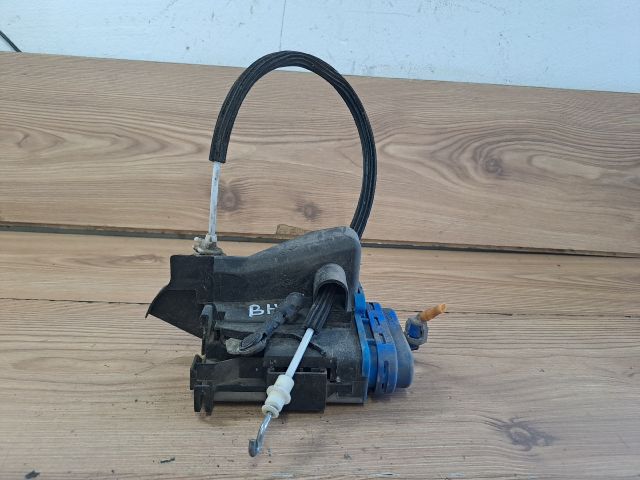 bontott AUDI A4 B5 Bal hátsó Ajtózár