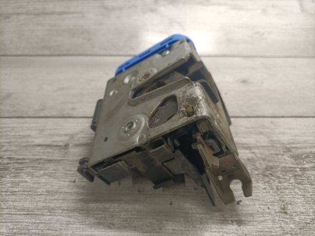 bontott AUDI A4 B5 Bal hátsó Ajtózár