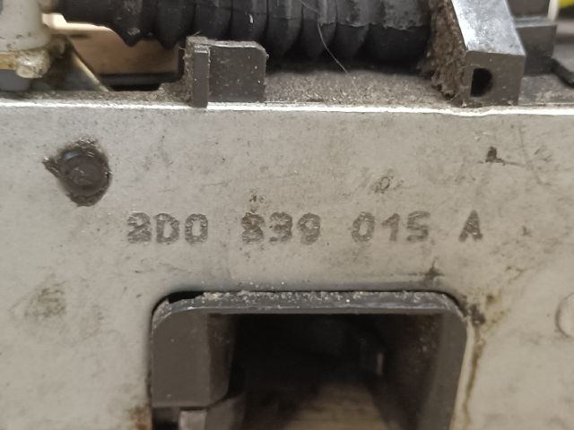 bontott AUDI A4 B5 Bal hátsó Ajtózár