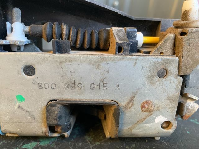 bontott AUDI A4 B5 Bal hátsó Ajtózár