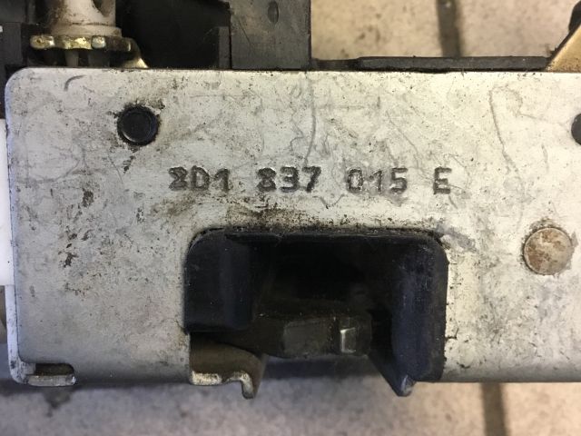 bontott AUDI A4 B5 Bal hátsó Ajtózár