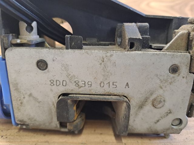 bontott AUDI A4 B5 Bal hátsó Ajtózár