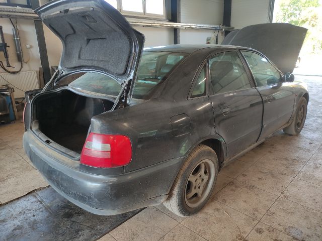bontott AUDI A4 B5 Bal hátsó Ajtózár