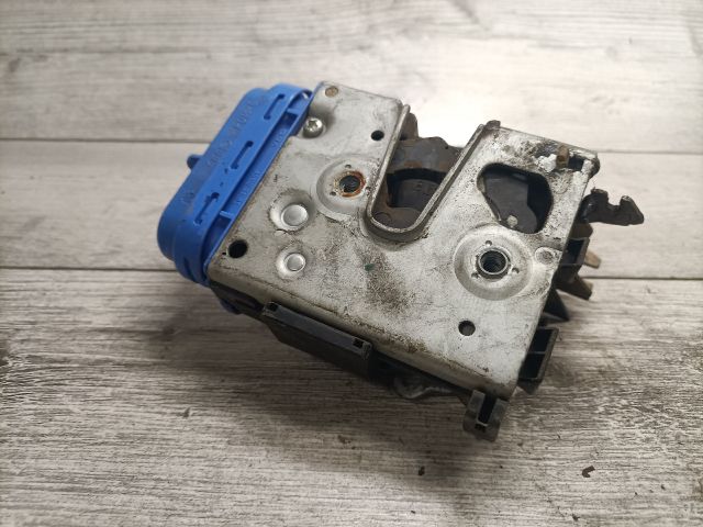 bontott AUDI A4 B5 Bal hátsó Ajtózár