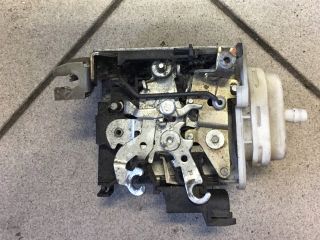 bontott AUDI A4 B5 Bal hátsó Ajtózár