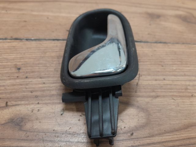 bontott AUDI A4 B5 Bal hátsó Belső Kilincs