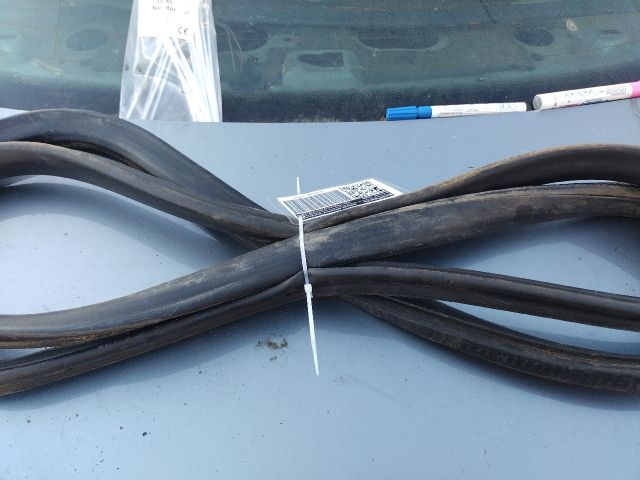 bontott AUDI A4 B5 Bal hátsó Gumikéder