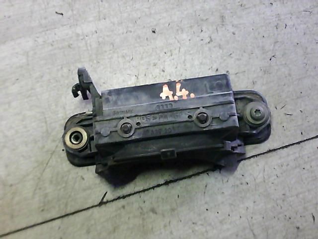 bontott AUDI A4 B5 Bal hátsó Külső Kilincs