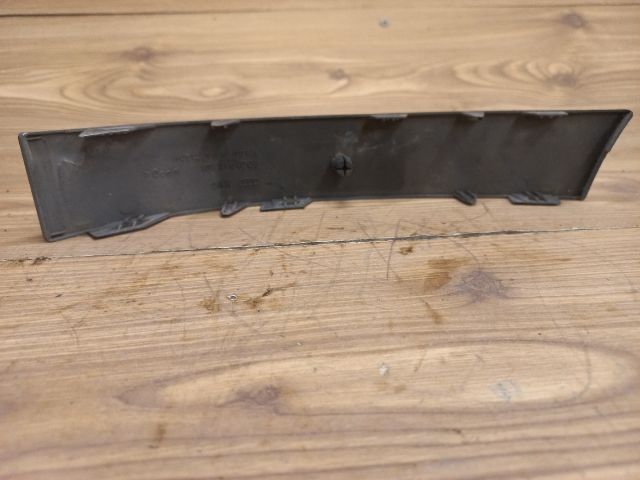 bontott AUDI A4 B5 Bal Hátsó Lámpa Bajusz Díszléc