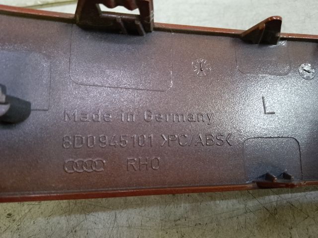 bontott AUDI A4 B5 Bal Hátsó Lámpa Bajusz Díszléc