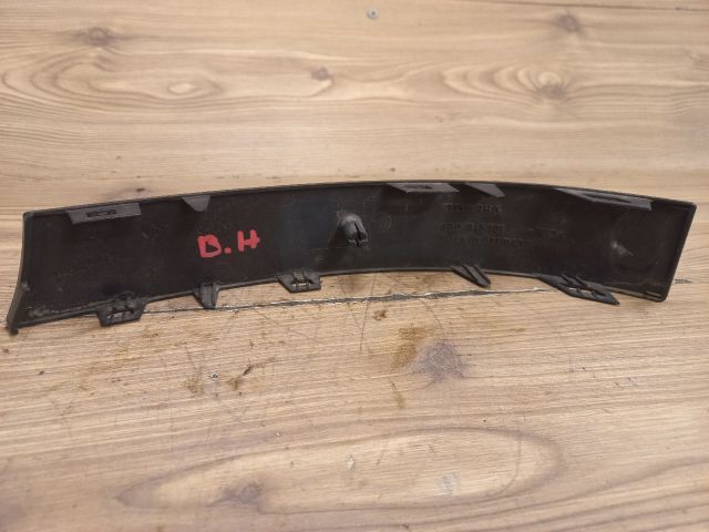 bontott AUDI A4 B5 Bal Hátsó Lámpa Bajusz Díszléc