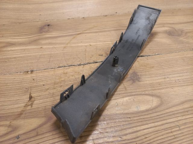 bontott AUDI A4 B5 Bal Hátsó Lámpa Bajusz Díszléc