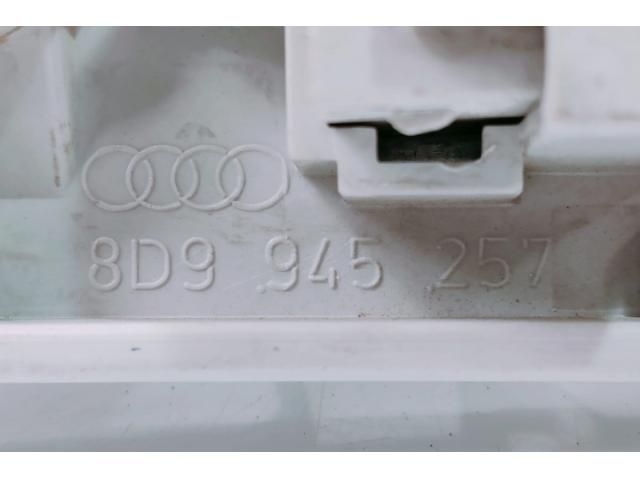 bontott AUDI A4 B5 Bal Hátsó Lámpa Foglalat