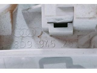 bontott AUDI A4 B5 Bal Hátsó Lámpa Foglalat