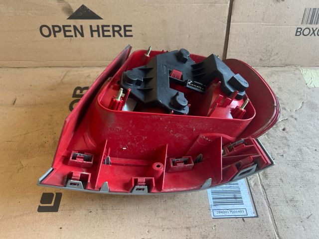 bontott AUDI A4 B5 Bal Hátsó Lámpa