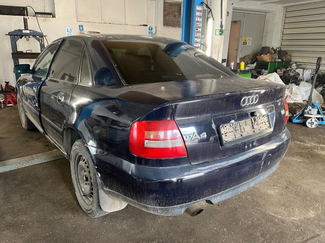 bontott AUDI A4 B5 Bal Hátsó Lámpa