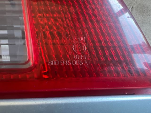 bontott AUDI A4 B5 Bal Hátsó Lámpa