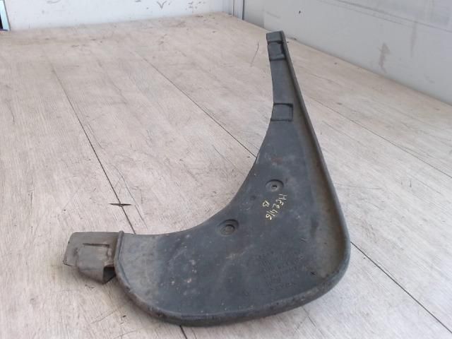 bontott AUDI A4 B5 Bal hátsó Sárvédő Gumi