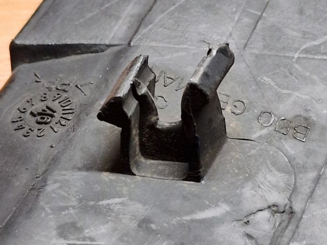 bontott AUDI A4 B5 Bal Ködlámpa Rács