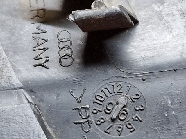 bontott AUDI A4 B5 Bal Ködlámpa Rács