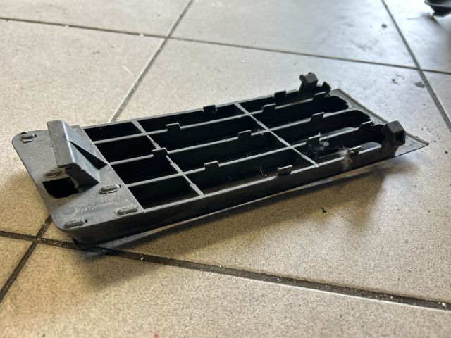 bontott AUDI A4 B5 Bal Ködlámpa Rács