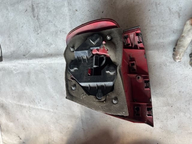 bontott AUDI A4 B5 Bal Külső Hátsó Lámpa