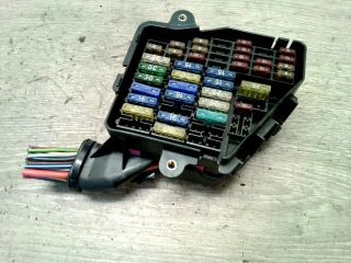 bontott AUDI A4 B5 Biztosítéktábla Utastér