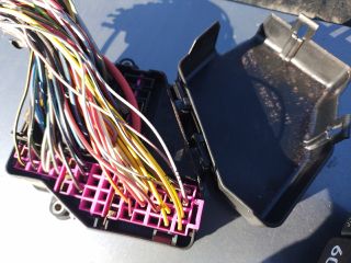 bontott AUDI A4 B5 Biztosítéktábla Utastér