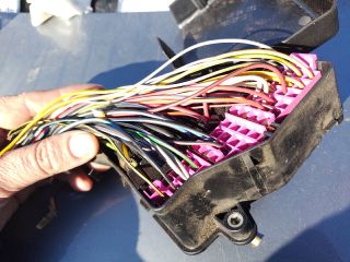 bontott AUDI A4 B5 Biztosítéktábla Utastér