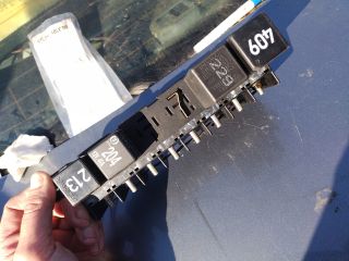 bontott AUDI A4 B5 Biztosítéktábla Utastér