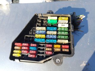 bontott AUDI A4 B5 Biztosítéktábla Utastér