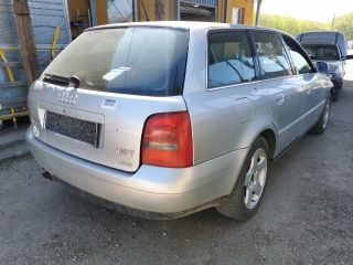 bontott AUDI A4 B5 Csomagtérajtó Burkolat Felső