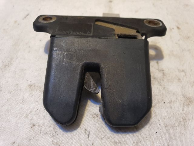 bontott AUDI A4 B5 Csomagtérajtó Zárszerkezet