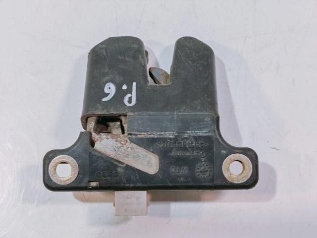 bontott AUDI A4 B5 Csomagtérajtó Zárszerkezet