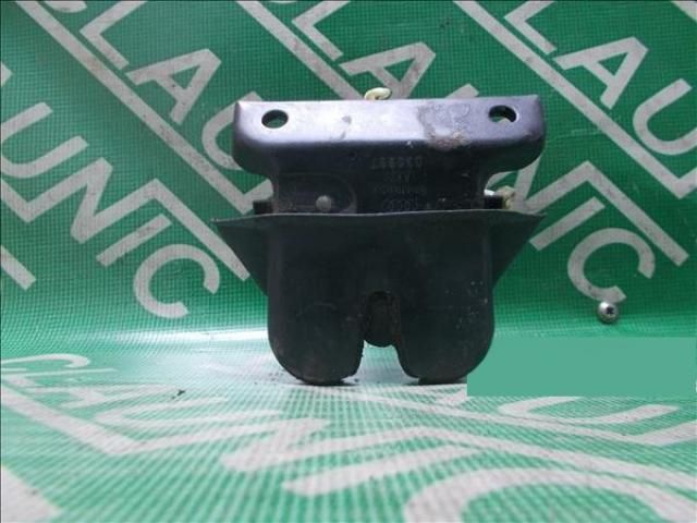 bontott AUDI A4 B5 Csomagtérajtó Zárszerkezet