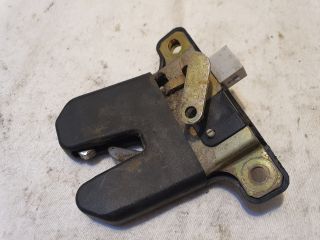 bontott AUDI A4 B5 Csomagtérajtó Zárszerkezet