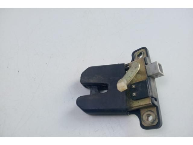 bontott AUDI A4 B5 Csomagtérajtó Zárszerkezet