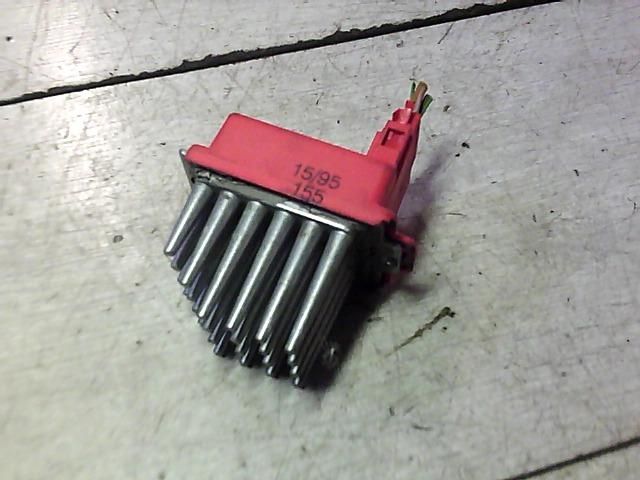 bontott AUDI A4 B5 Előtét Ellenállás Fűtőmotor